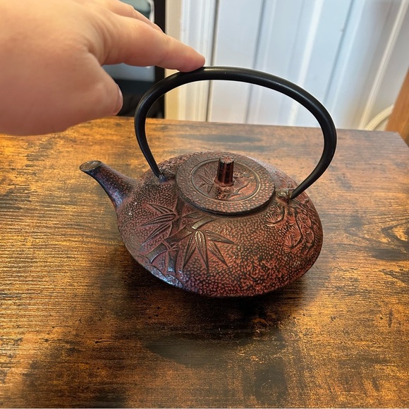 Vintage Japanese Cast Iron Tetsukyusu TeaPot With Lid Bamboo Design - Picture 1 of 8